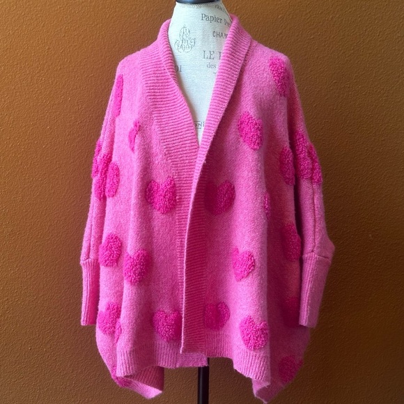Caryn Lawn Pink “Cape Heart” Sweater One Size New With Tags! - Picture 3 of 6